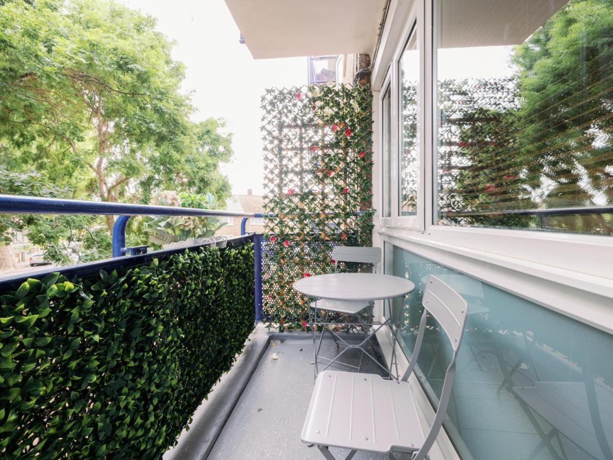 Spacious Flat In South With Balcony - Pass The Keys Appartamento *