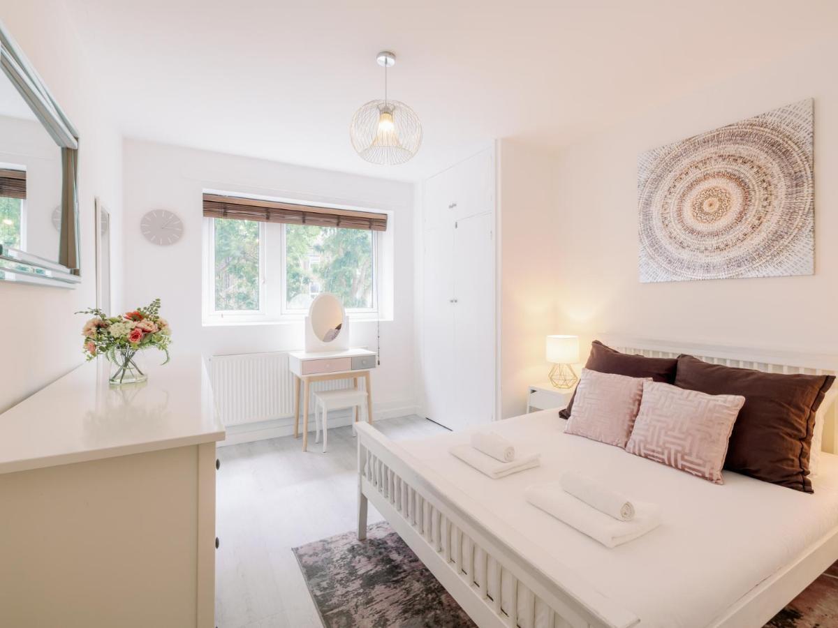 Spacious Flat In South With Balcony - Pass The Keys Appartamento *
